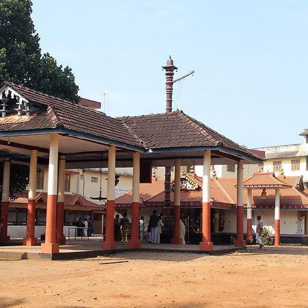 Swades Residency Hotel Cheruvalli Luaran gambar